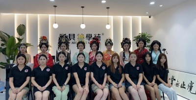 南阳化妆彩妆纹绣培训-彩贝美学苑    校园活动   大型活动